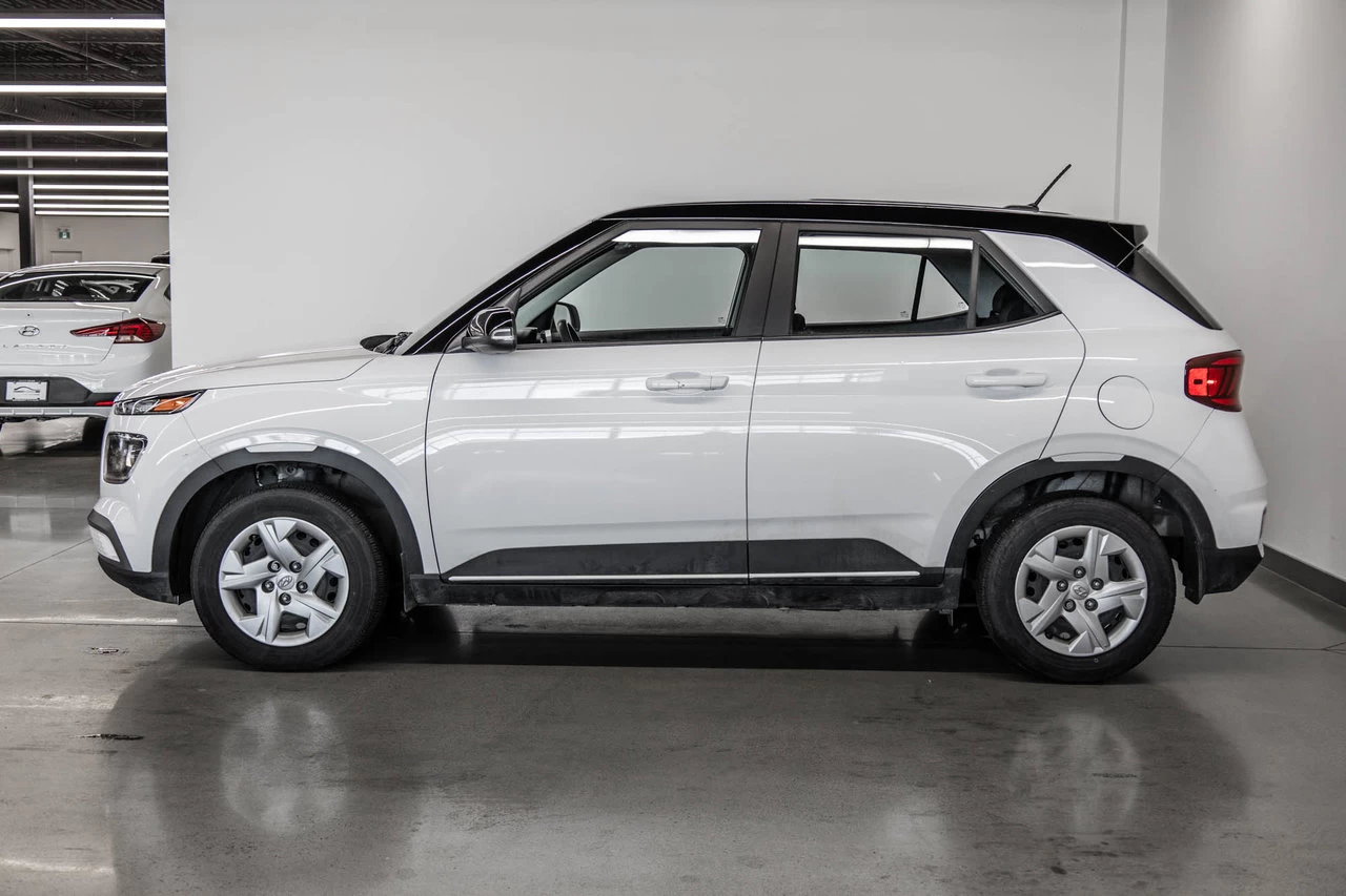 2023 Hyundai Venue Essential Main Image