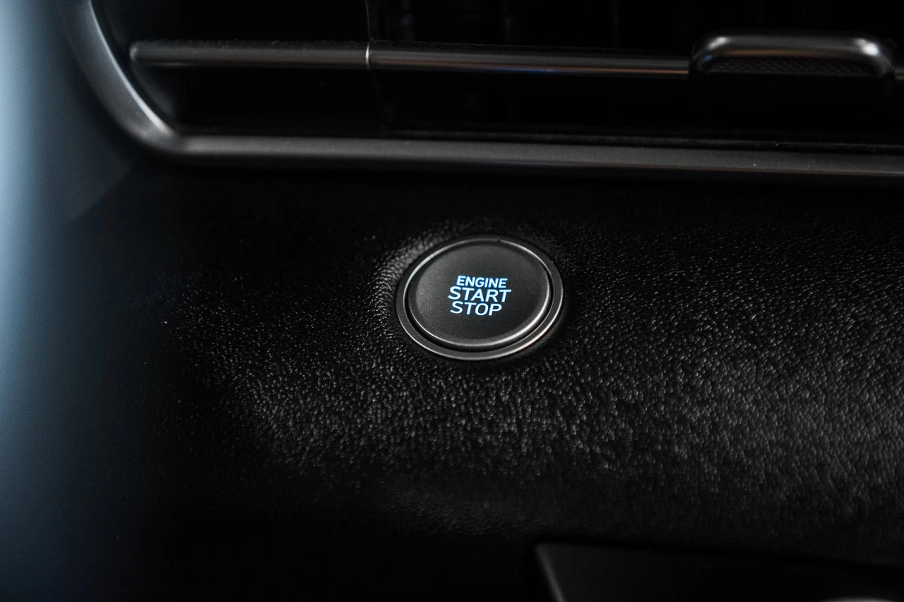 2021 Hyundai Elantra Preferred Main Image
