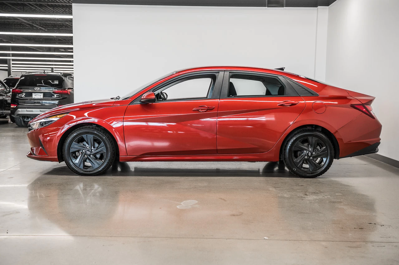 2021 Hyundai Elantra Preferred Main Image