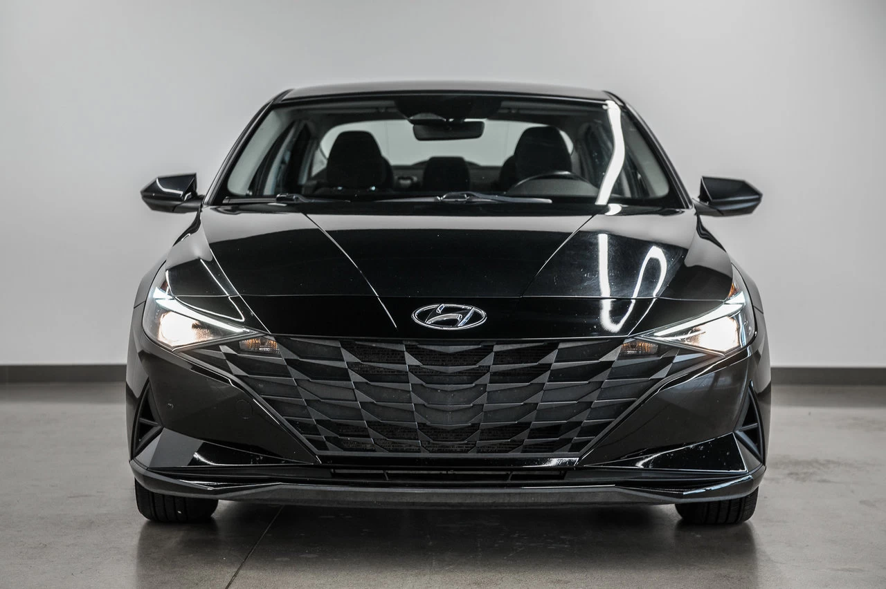 2021 Hyundai Elantra Preferred Main Image