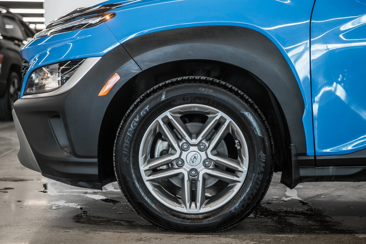 2023 Hyundai Kona Essential Main Image