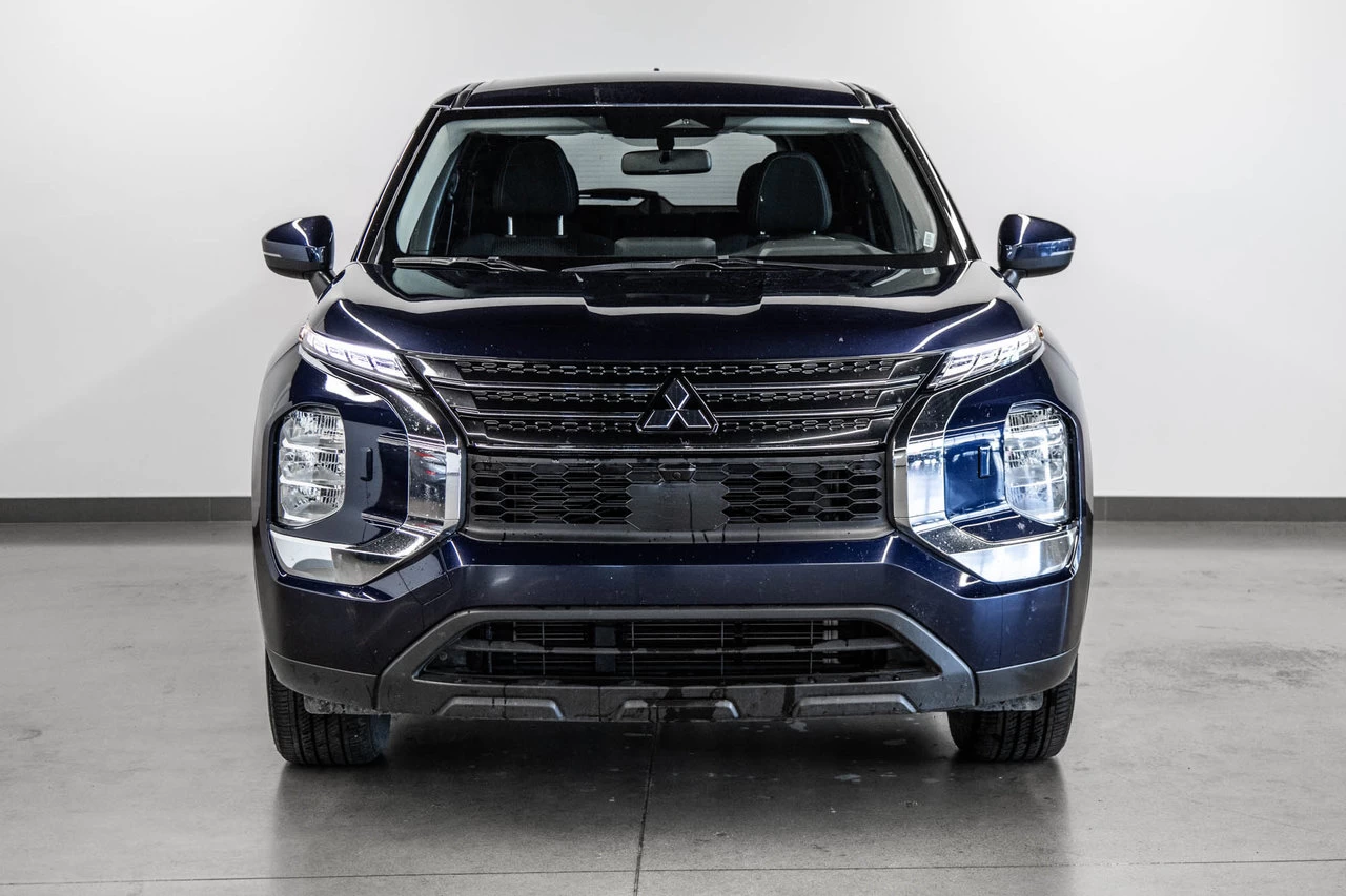 2024 Mitsubishi Outlander Es Awd 7pass Main Image