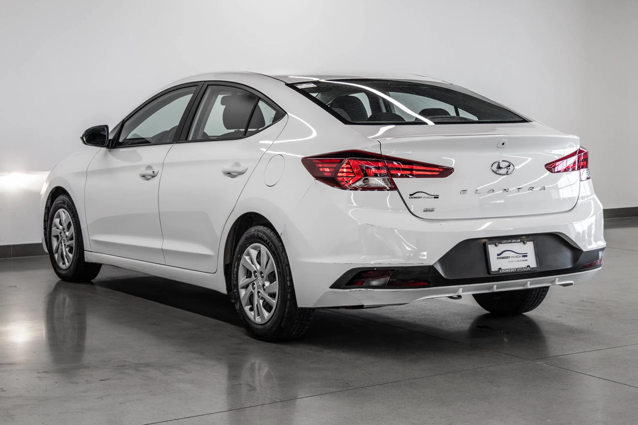 2020 Hyundai Elantra Essential Main Image
