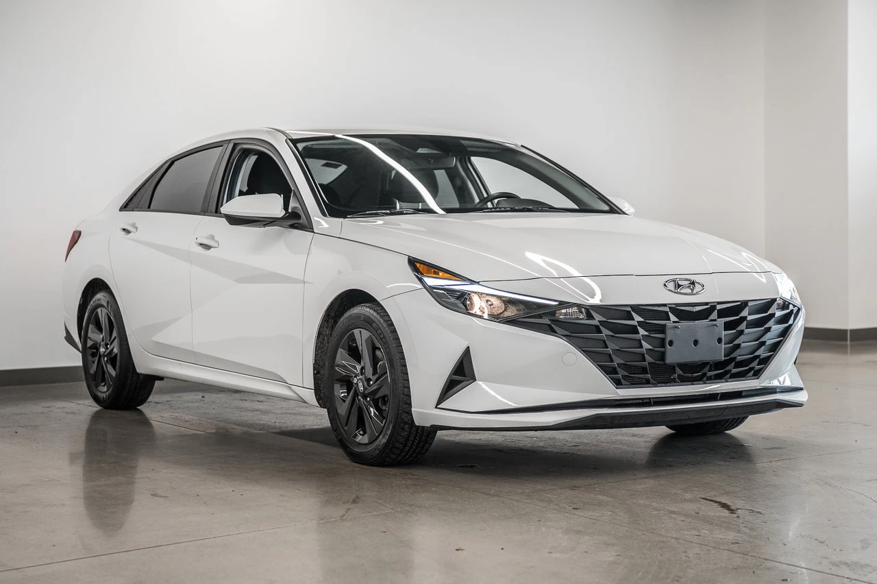 2022 Hyundai Elantra Preferred Image principale