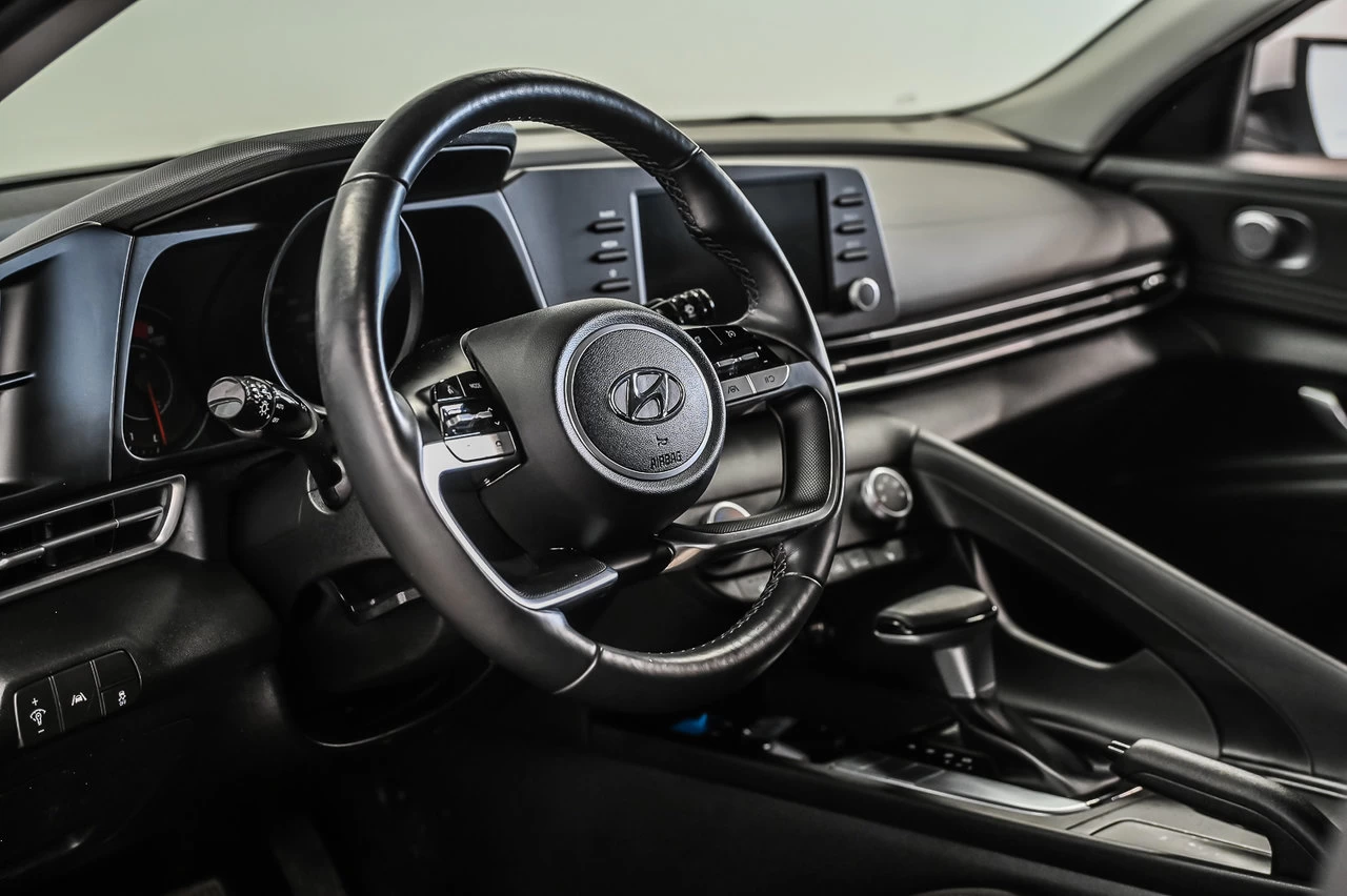 2022 Hyundai Elantra Preferred Image principale