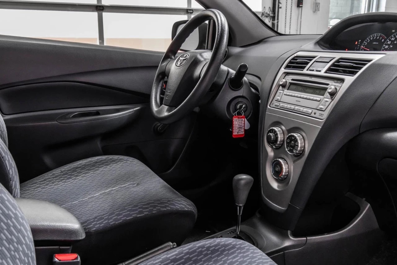 2010 Toyota Yaris Automatique + A/C BAS KM!!! Image principale
