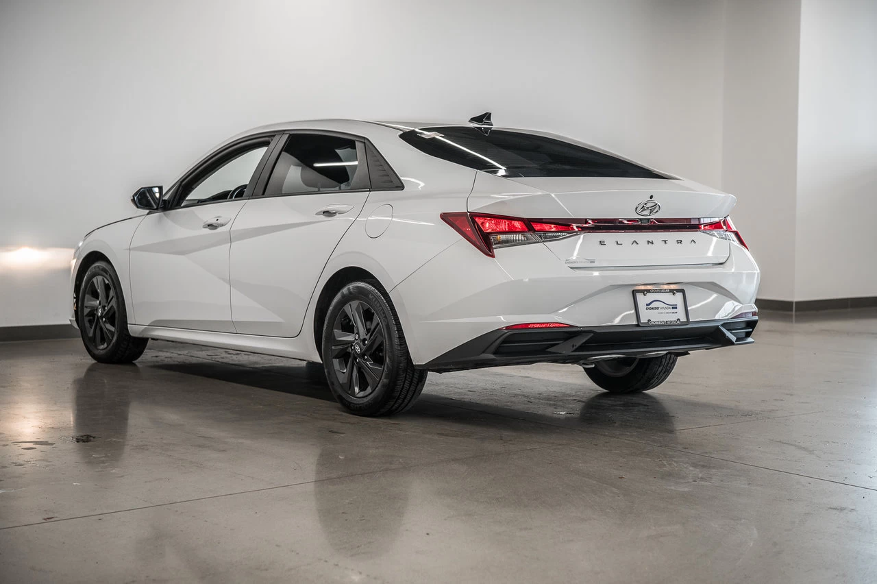 2022 Hyundai Elantra Preferred Image principale
