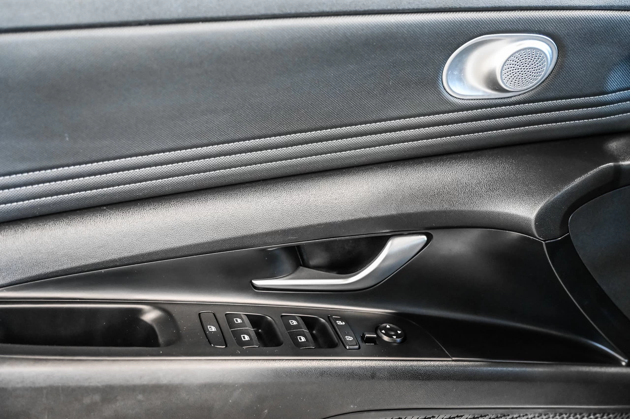 2023 Hyundai Elantra Preferred Image principale