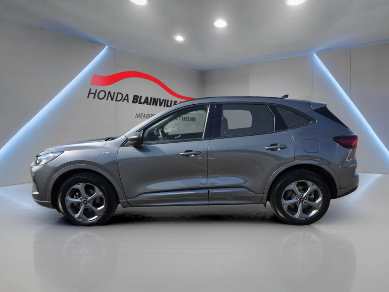 2023 Ford Escape ST-Line AWD Main Image