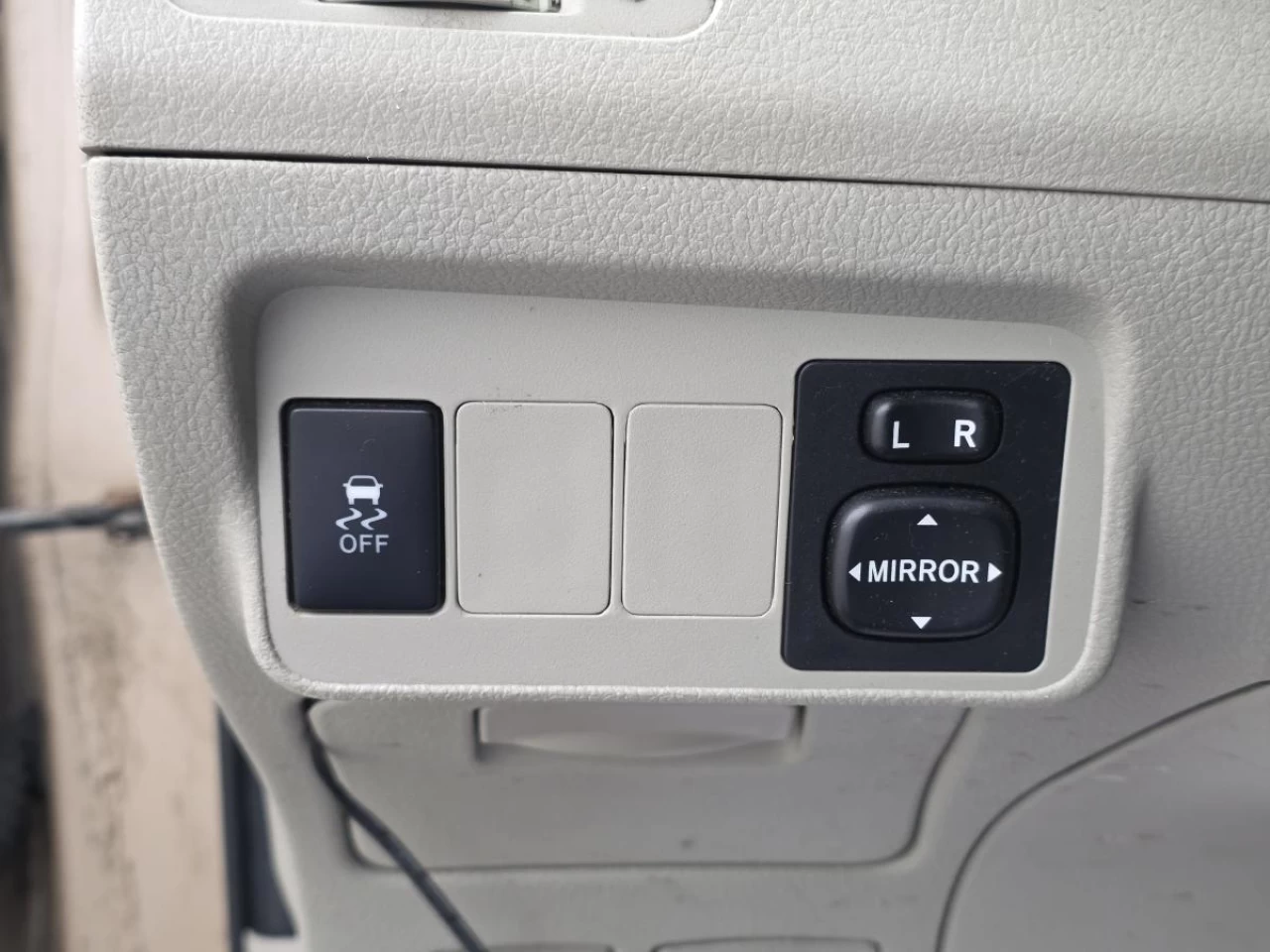 2011 Toyota Corolla 4dr Sdn Auto CE Main Image