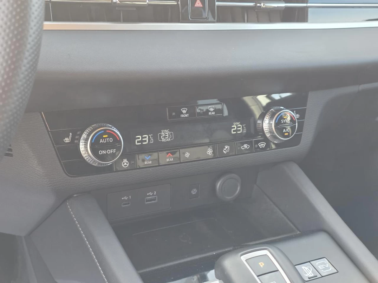 2025 Mitsubishi Outlander LE S-AWC Main Image