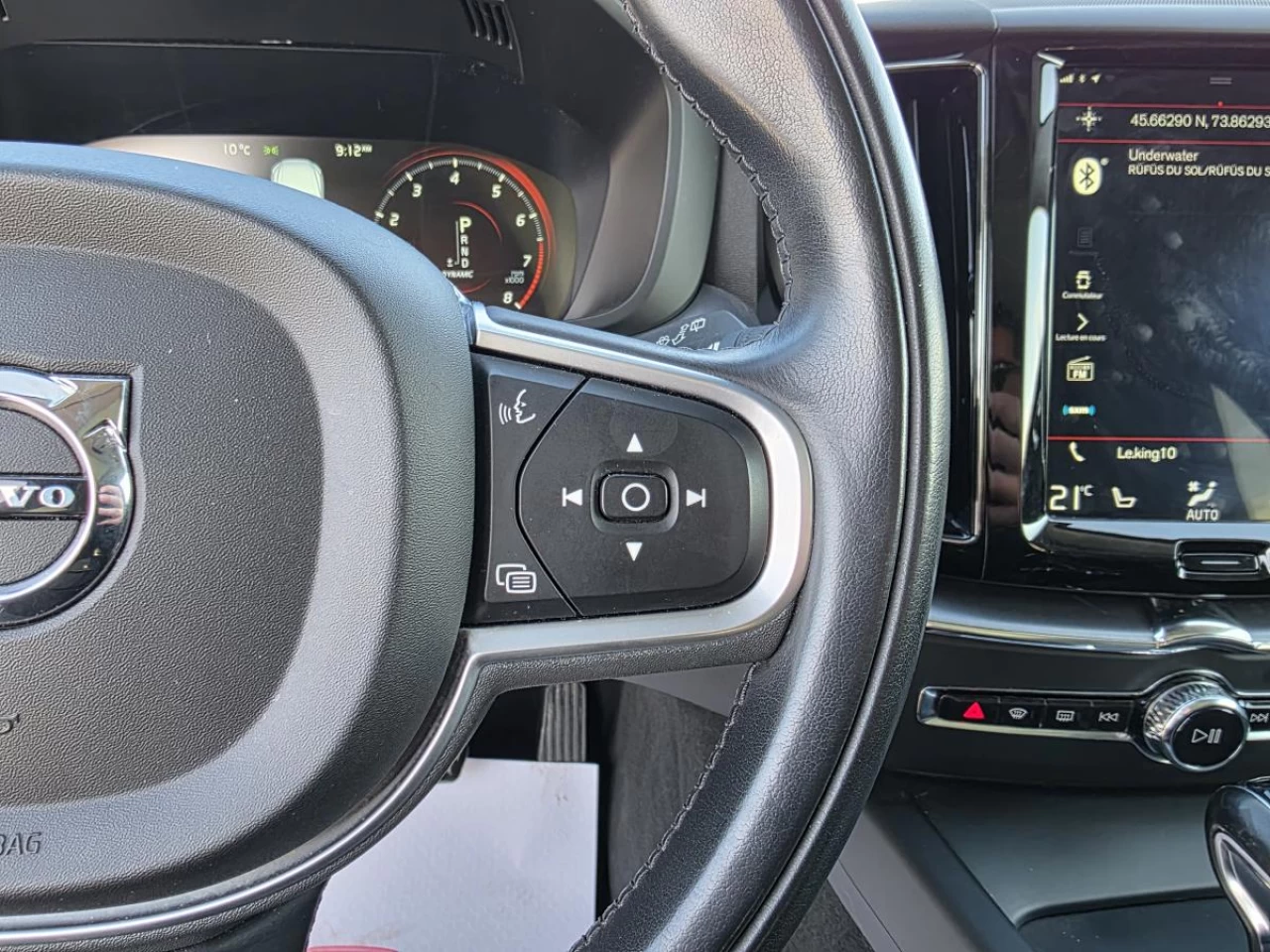 2019 Volvo XC60 T6 AWD Momentum Image principale