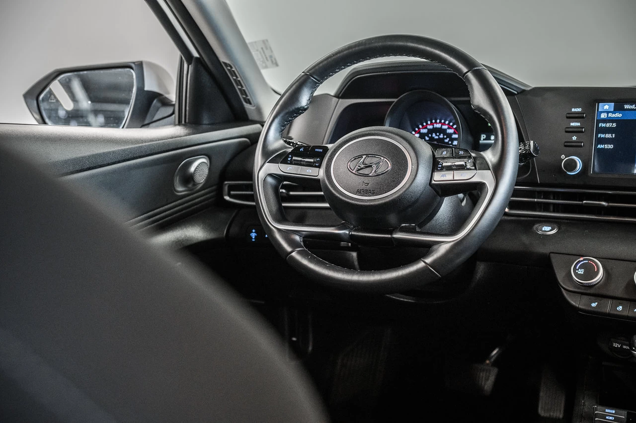 2022 Hyundai Elantra Preferred Image principale