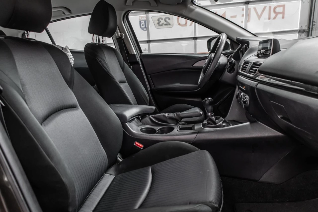 2015 Mazda Mazda3 Manuelle AUBAINE!!! Main Image