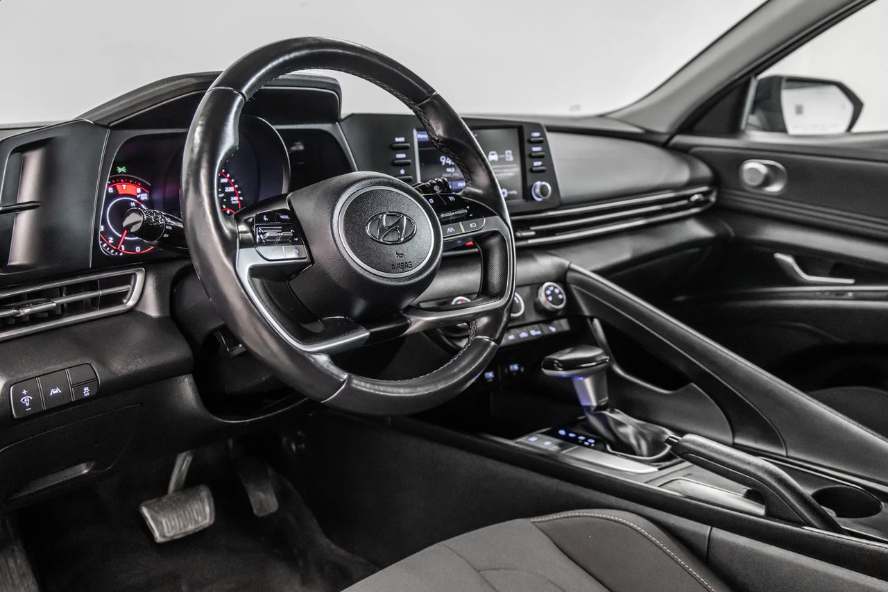 2022 Hyundai Elantra Preferred Image principale