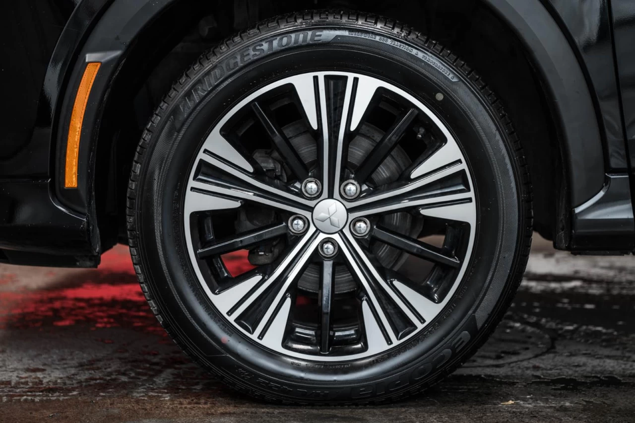 2022 Mitsubishi Eclipse Cross GT AWC+TOIT.PANO+CUIR+VOLANT/SIEGES.CHAUFF Main Image