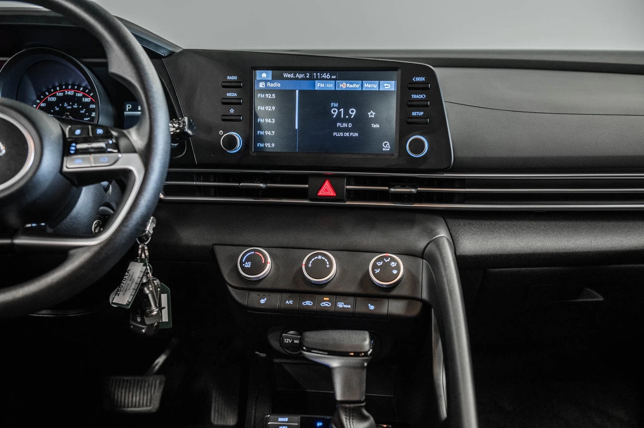2023 Hyundai Elantra Essential Image principale
