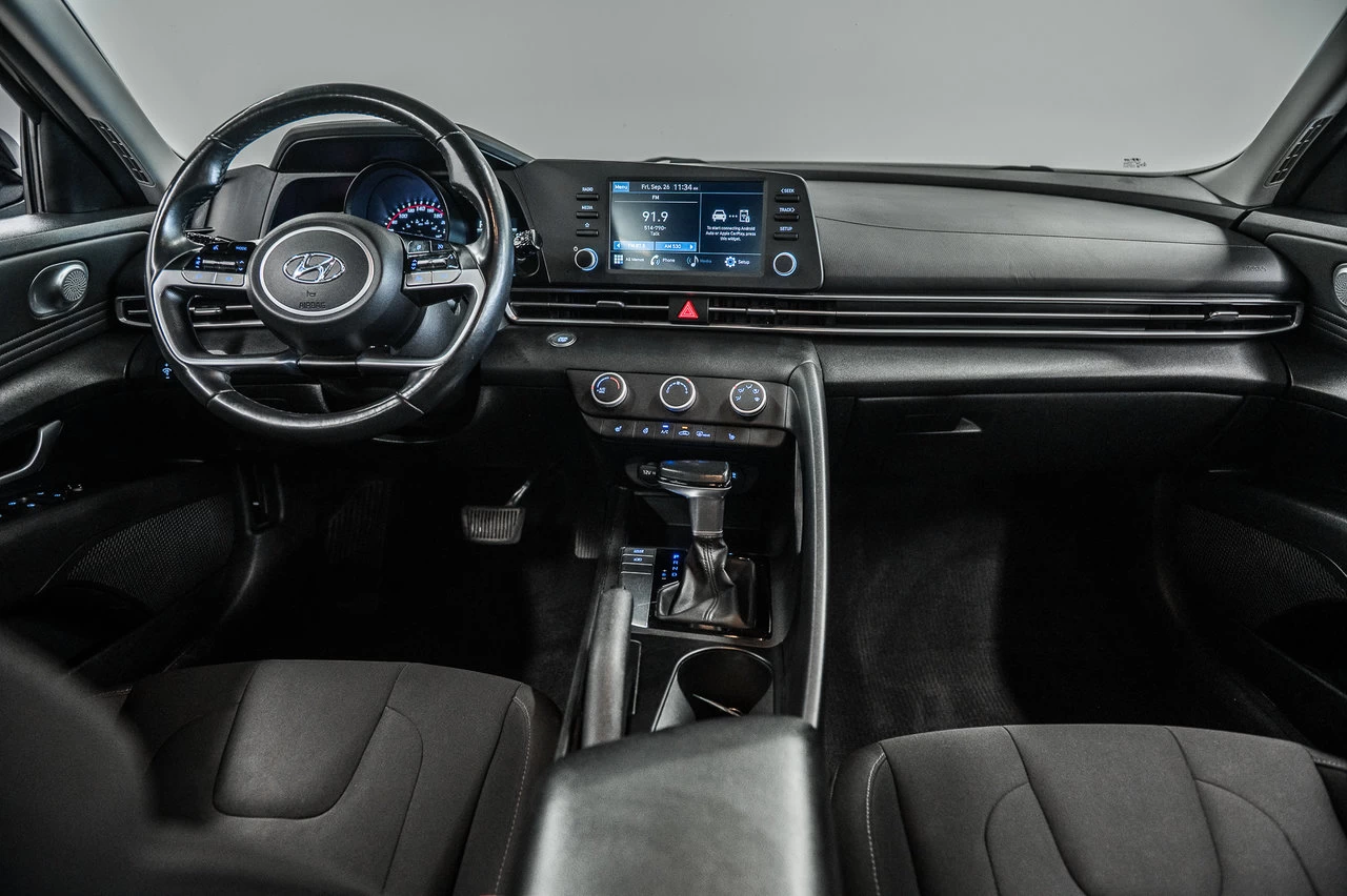 2021 Hyundai Elantra Preferred Main Image