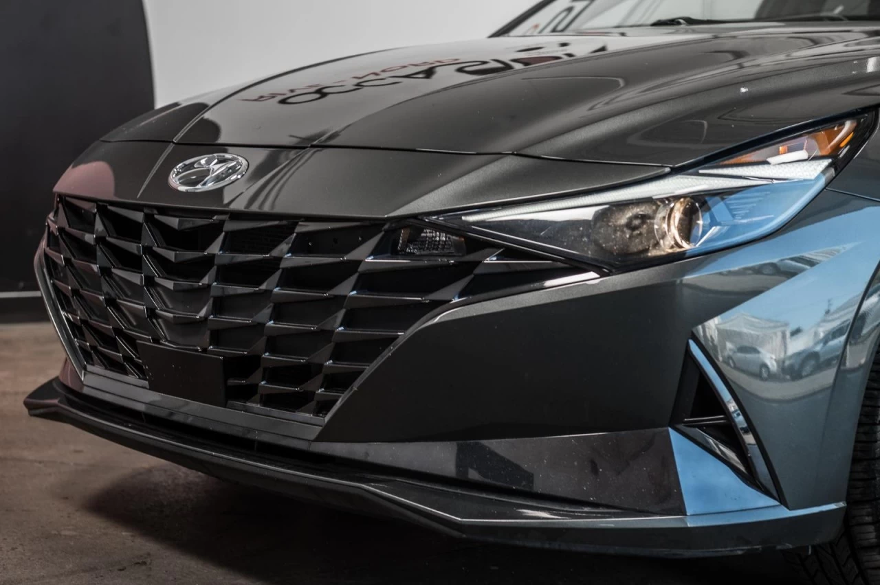 2023 Hyundai Elantra Luxury CUIR+CARPLAY+SIEGES.CHAUFFANTS Main Image