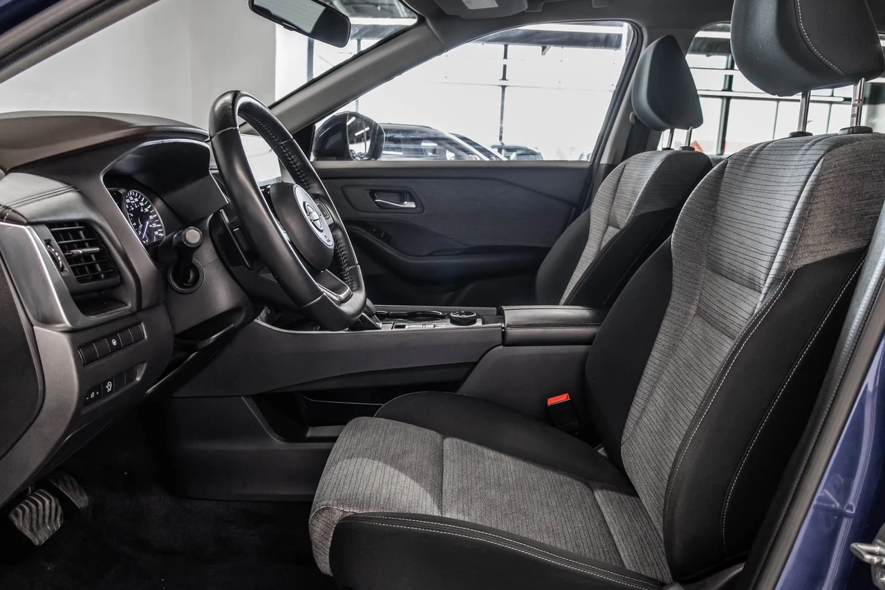 2023 Nissan Rogue Sv Tech Awd Main Image
