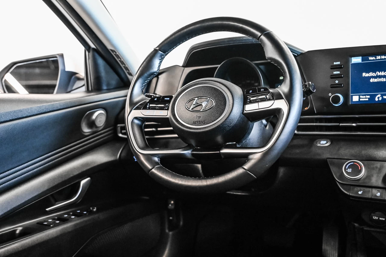 2023 Hyundai Elantra Preferred Image principale