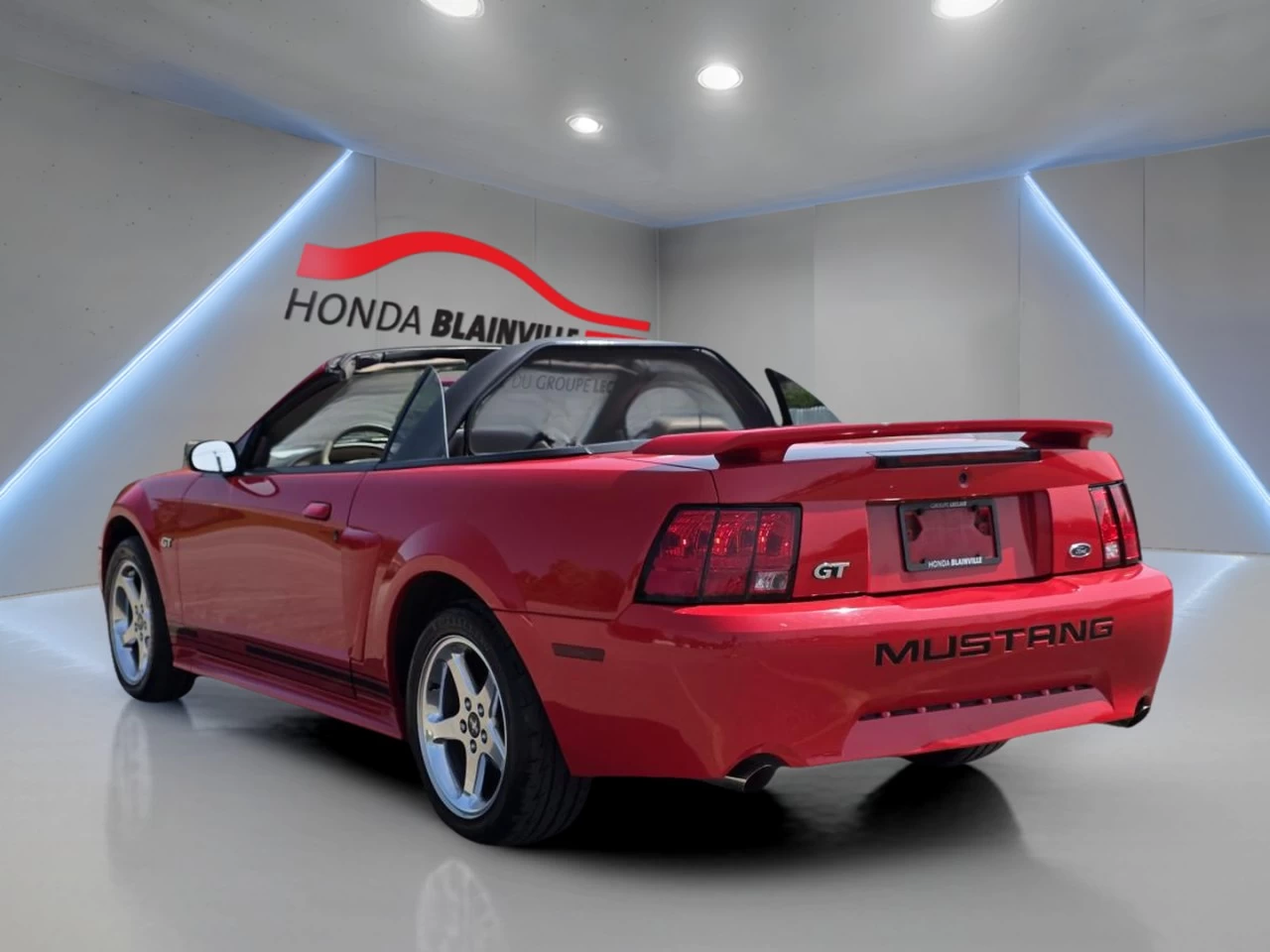 2003 Ford Mustang 2dr Convertible GT Main Image