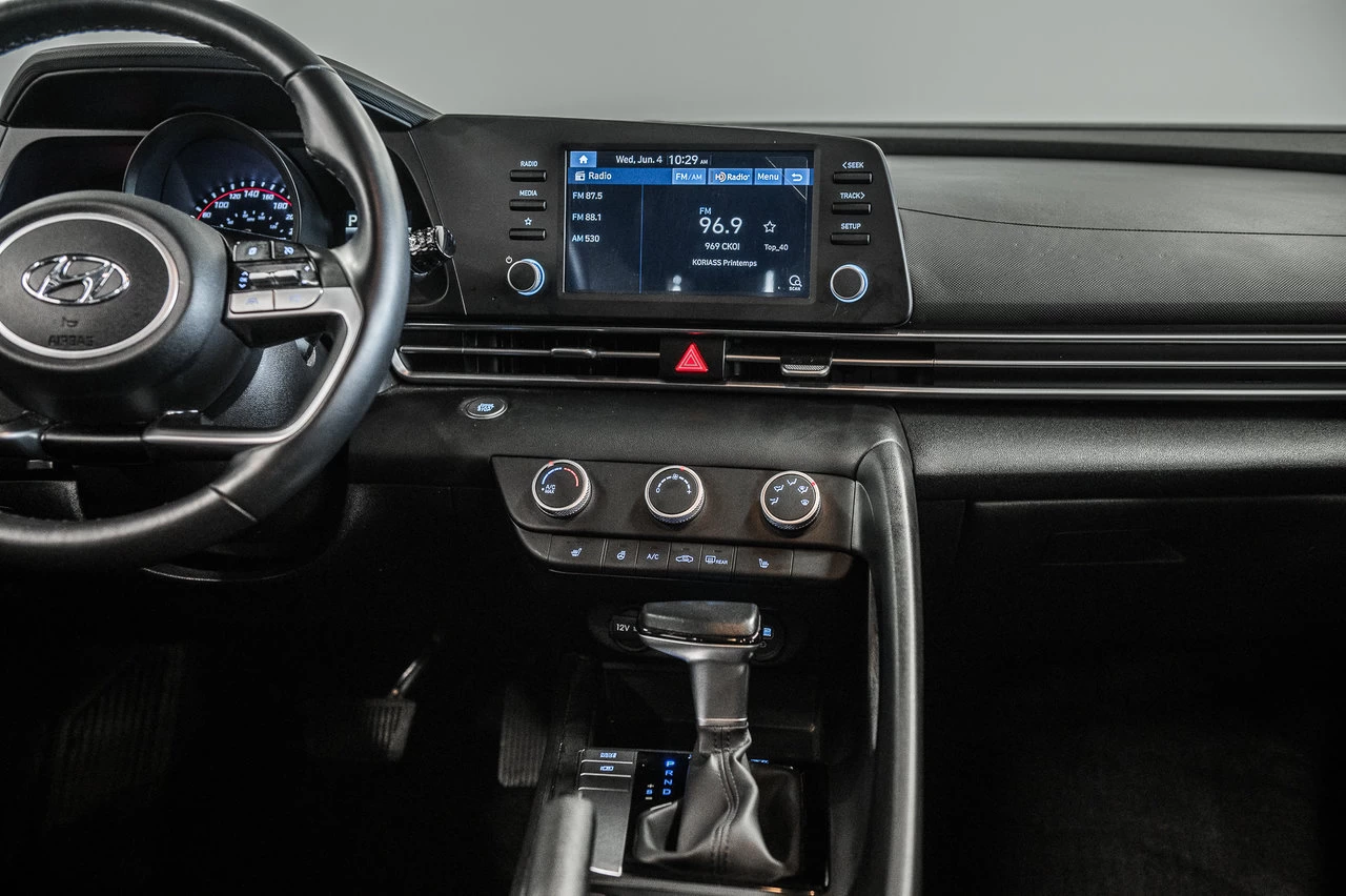 2022 Hyundai Elantra Preferred Image principale
