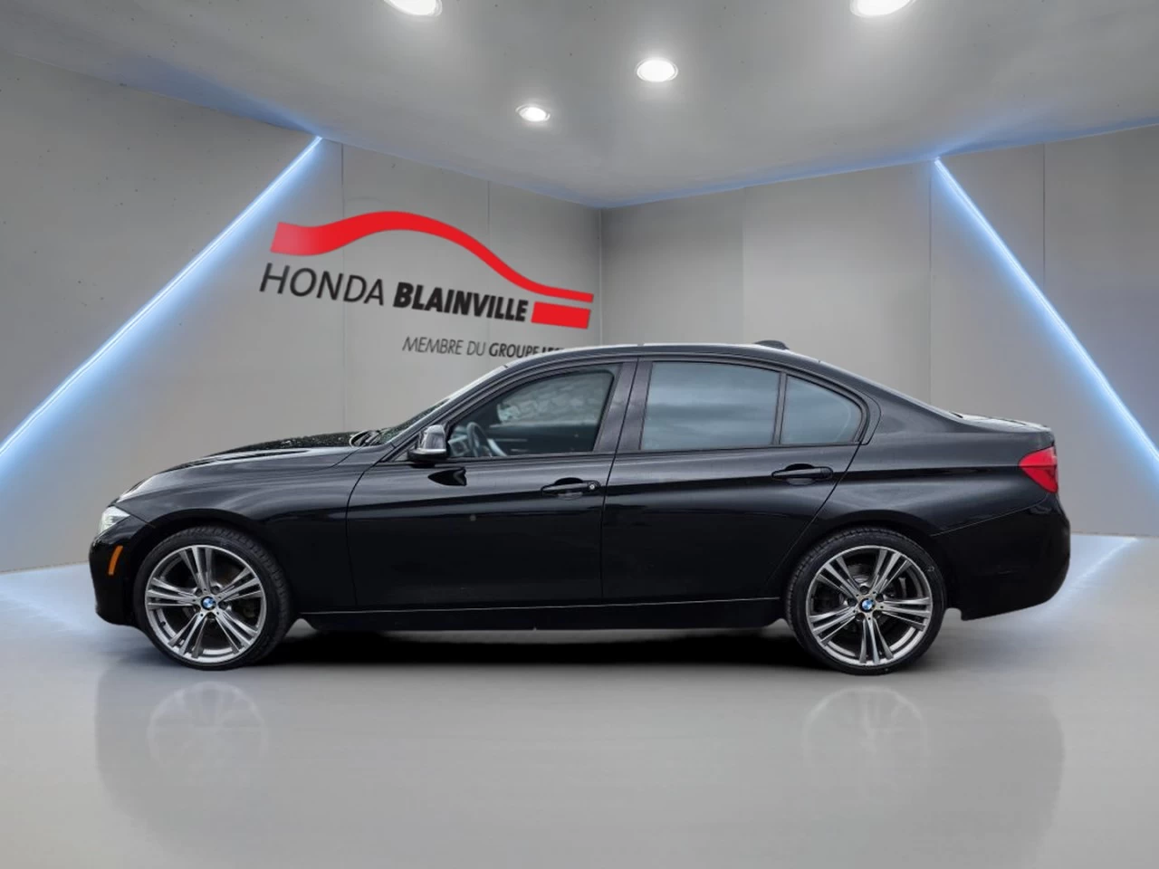 2018 BMW 3 Series Sedan Main Image