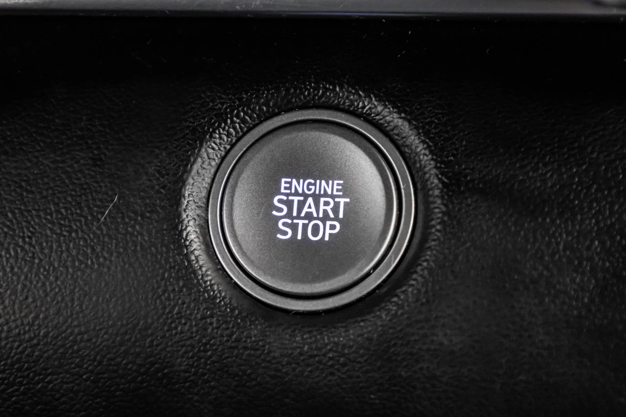 2022 Hyundai Elantra Preferred Main Image