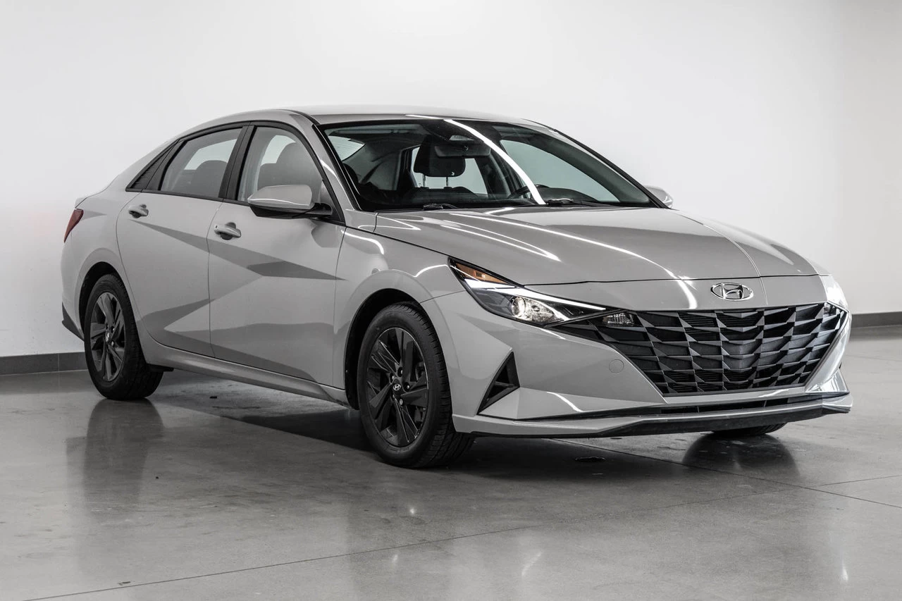 2022 Hyundai Elantra Preferred Image principale