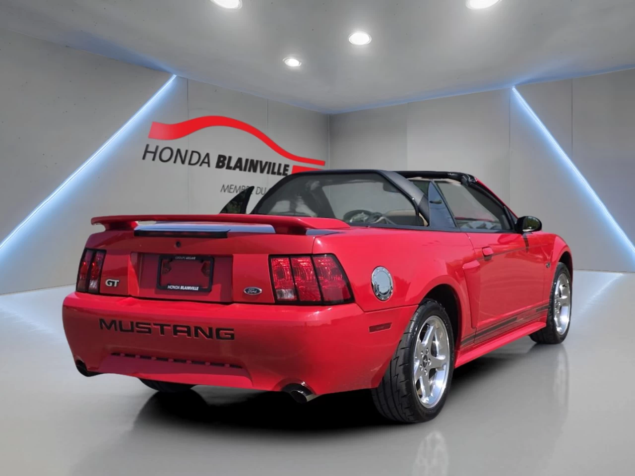 2003 Ford Mustang 2dr Convertible GT Main Image