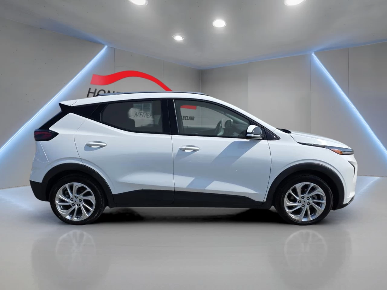 2023 Chevrolet Bolt EUV FWD 4dr LT Image principale