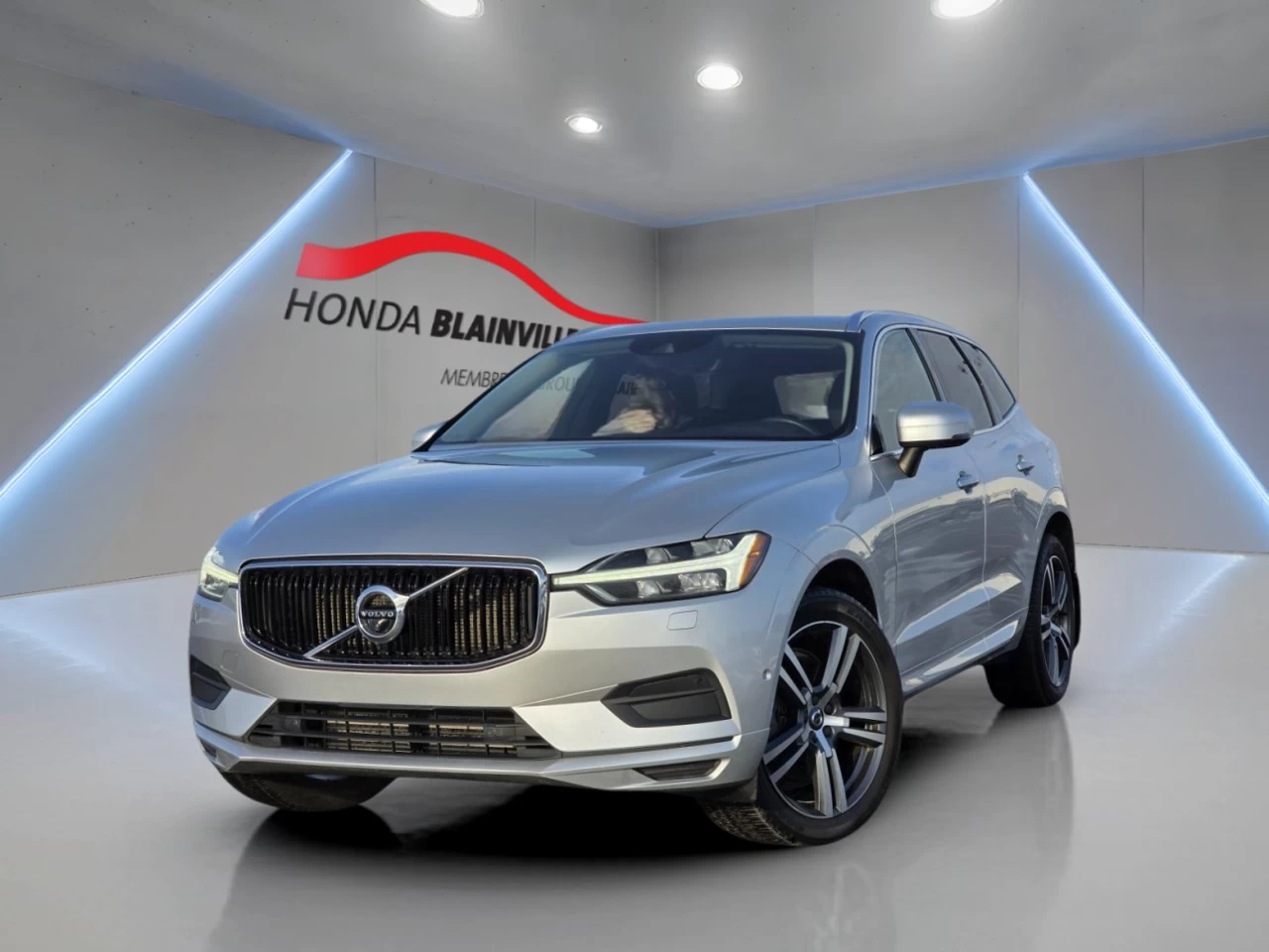 2019 Volvo XC60 T6 AWD Momentum Image principale