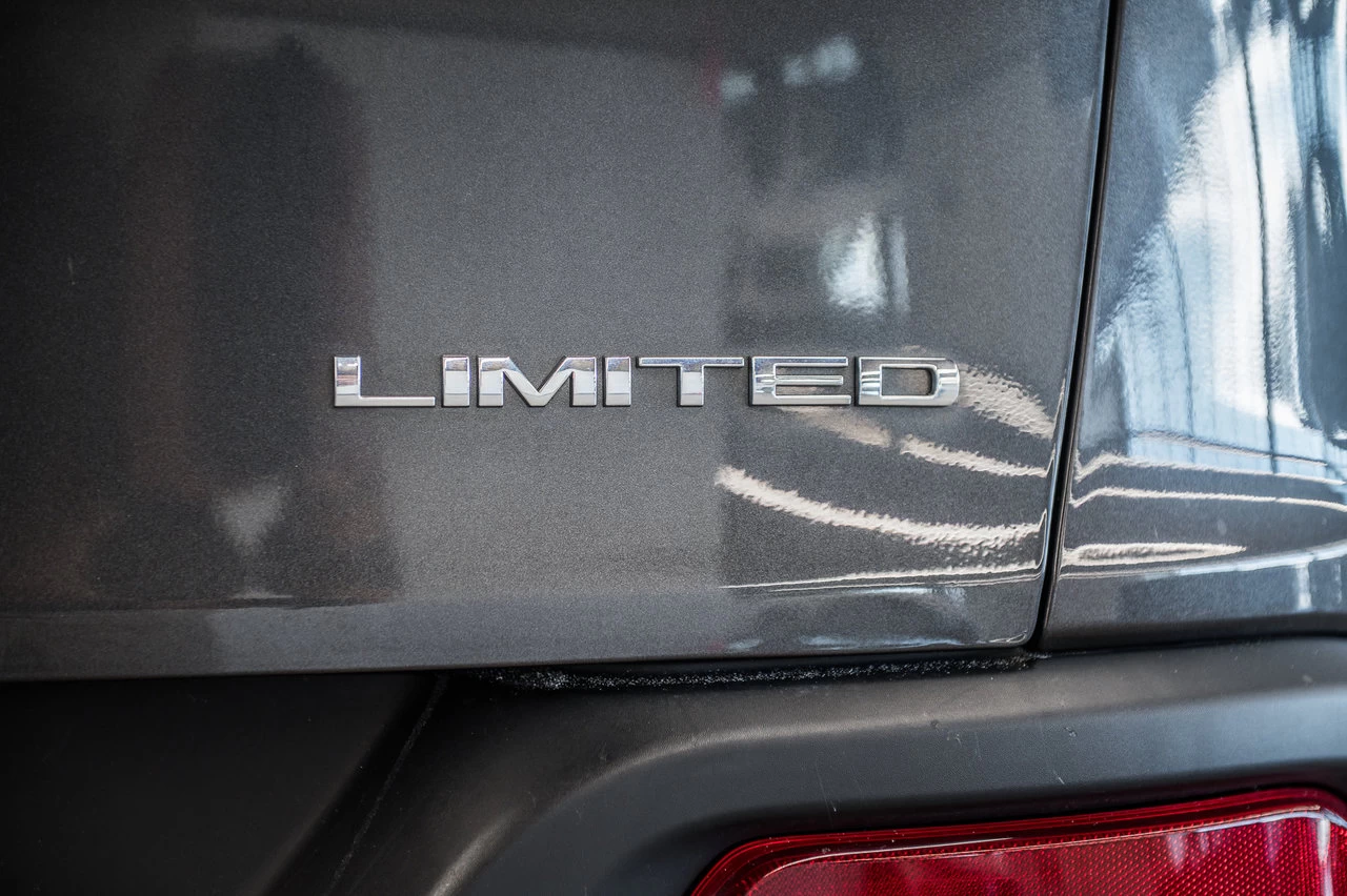 2016 Jeep Cherokee Limited V6 Awd Main Image