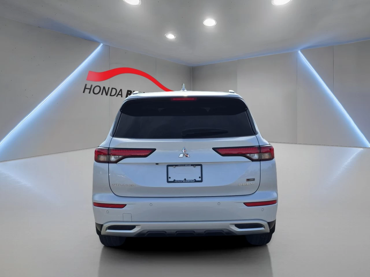 2025 Mitsubishi Outlander LE S-AWC Main Image