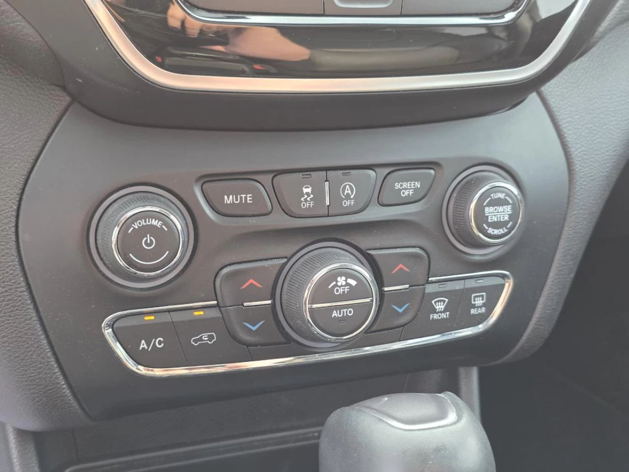 2019 Jeep Cherokee Limited 4x4 Image principale