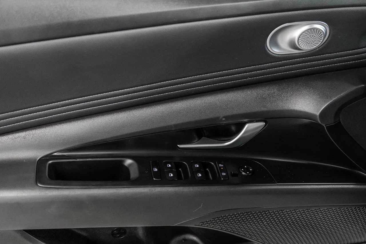2024 Hyundai Elantra Preferred Tech Image principale