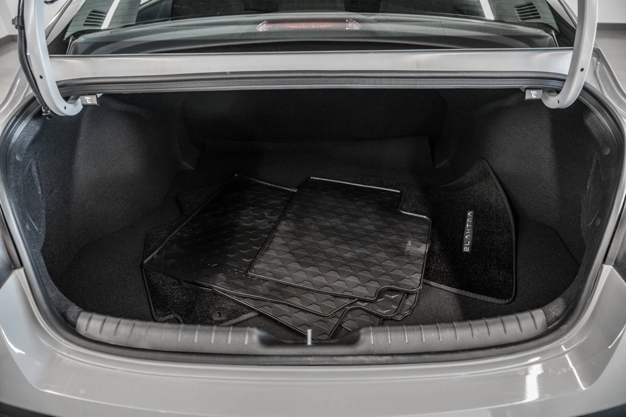 2025 Hyundai Elantra Preferred Main Image