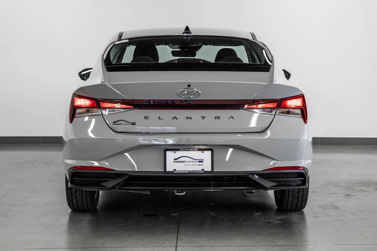 2022 Hyundai Elantra Preferred Image principale