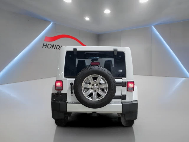 Jeep Wrangler 4WD 4dr Sahara 2015