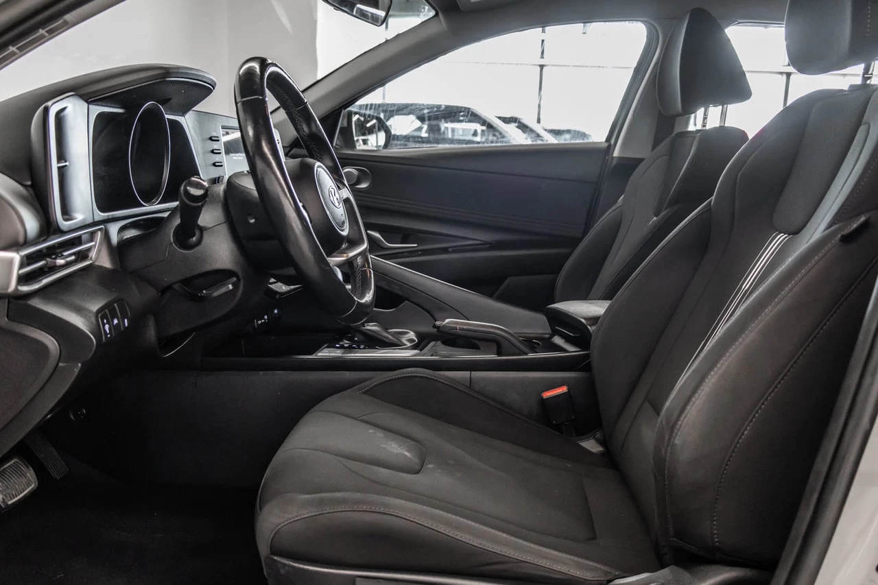2022 Hyundai Elantra Preferred Image principale