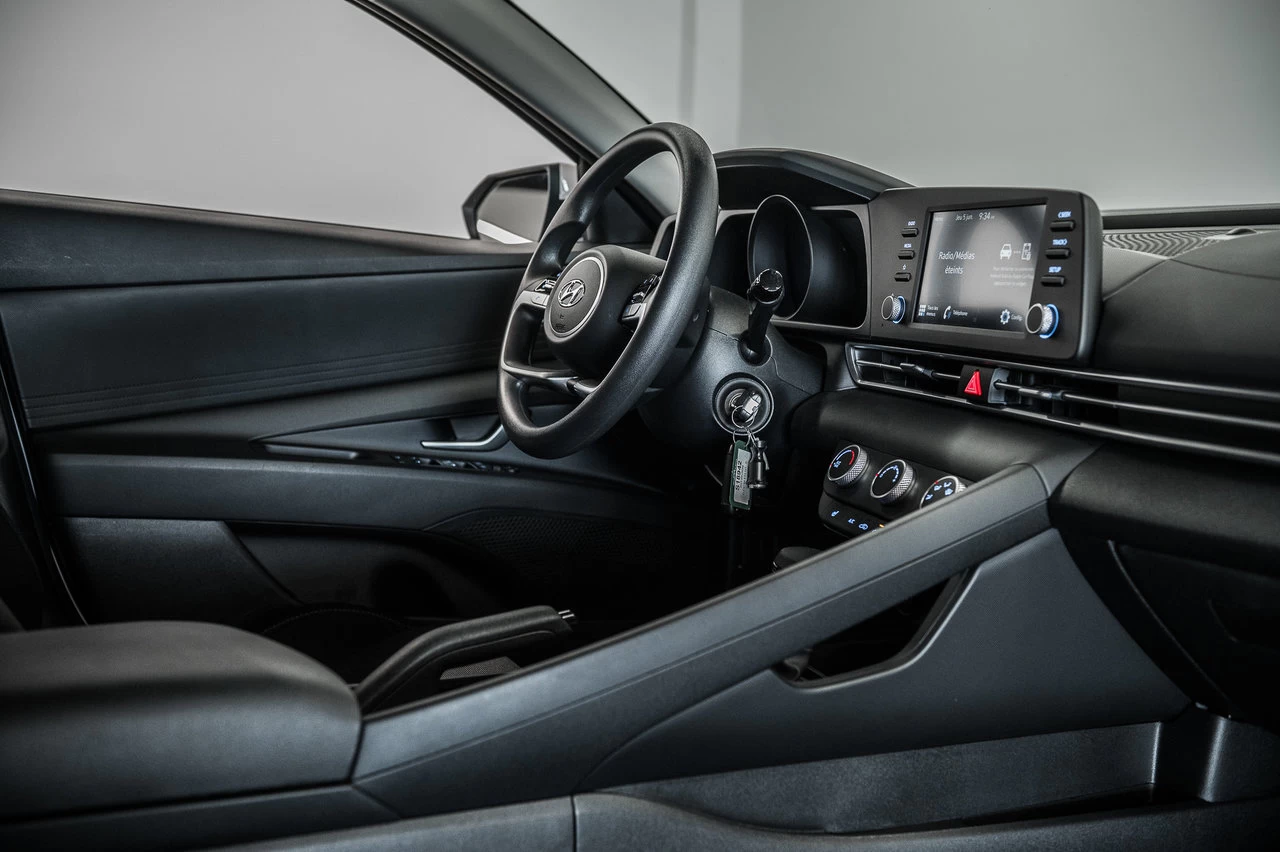 2023 Hyundai Elantra Essential Image principale
