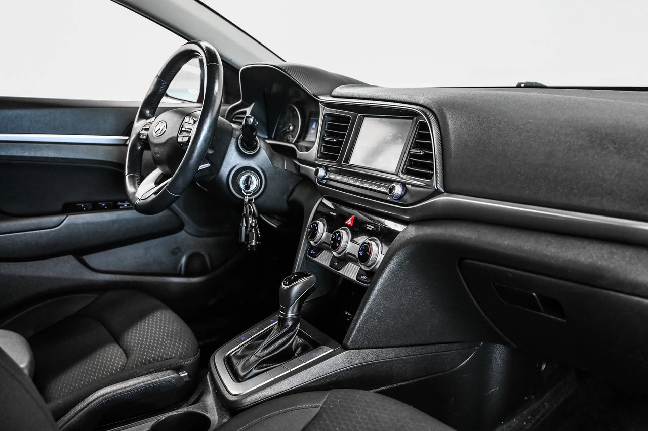 2020 Hyundai Elantra Preferred Main Image