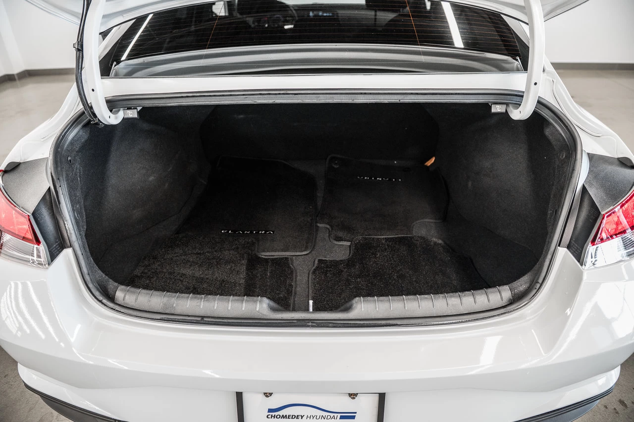 2022 Hyundai Elantra Preferred Image principale