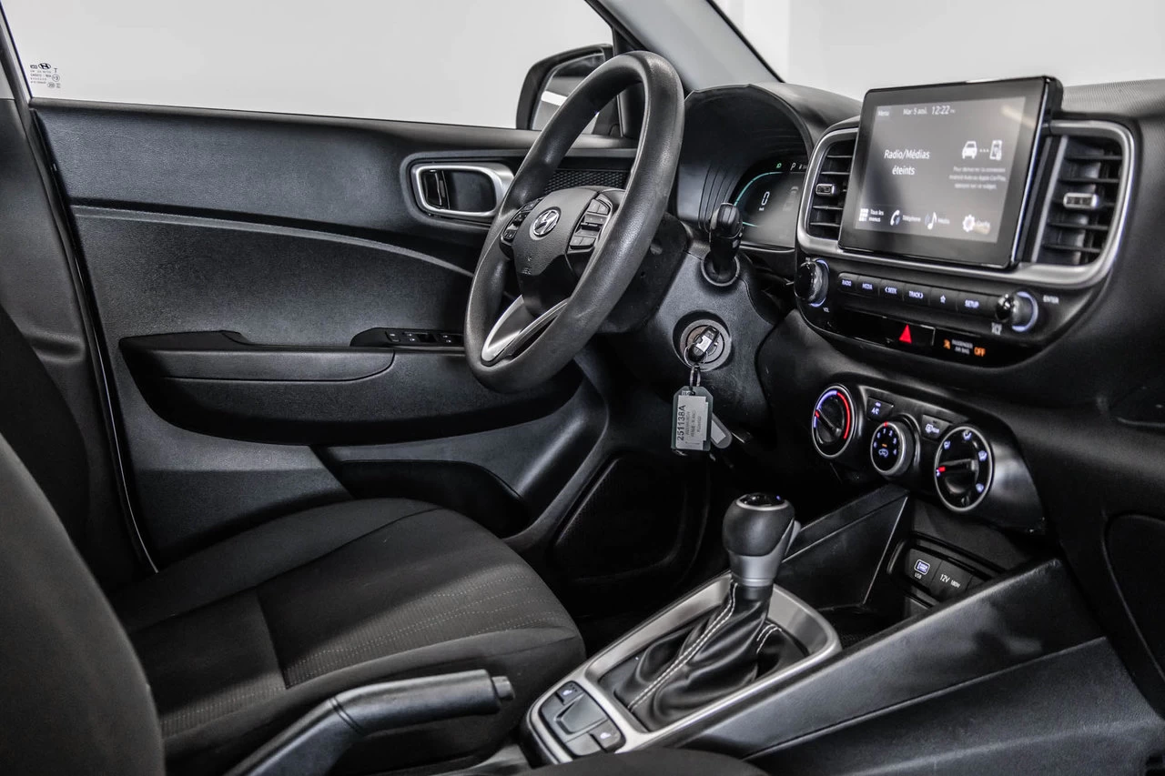 2023 Hyundai Venue Essential Main Image