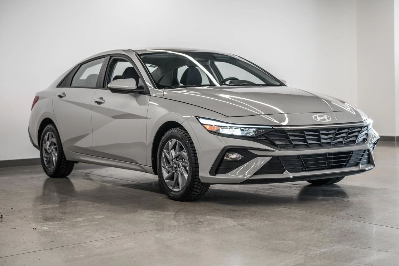 2025 Hyundai Elantra Preferred Main Image