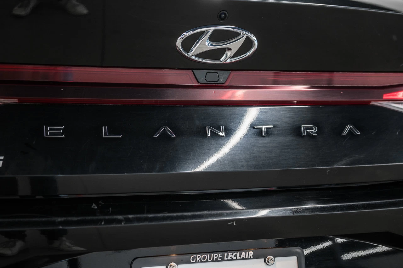 2021 Hyundai Elantra Preferred Main Image