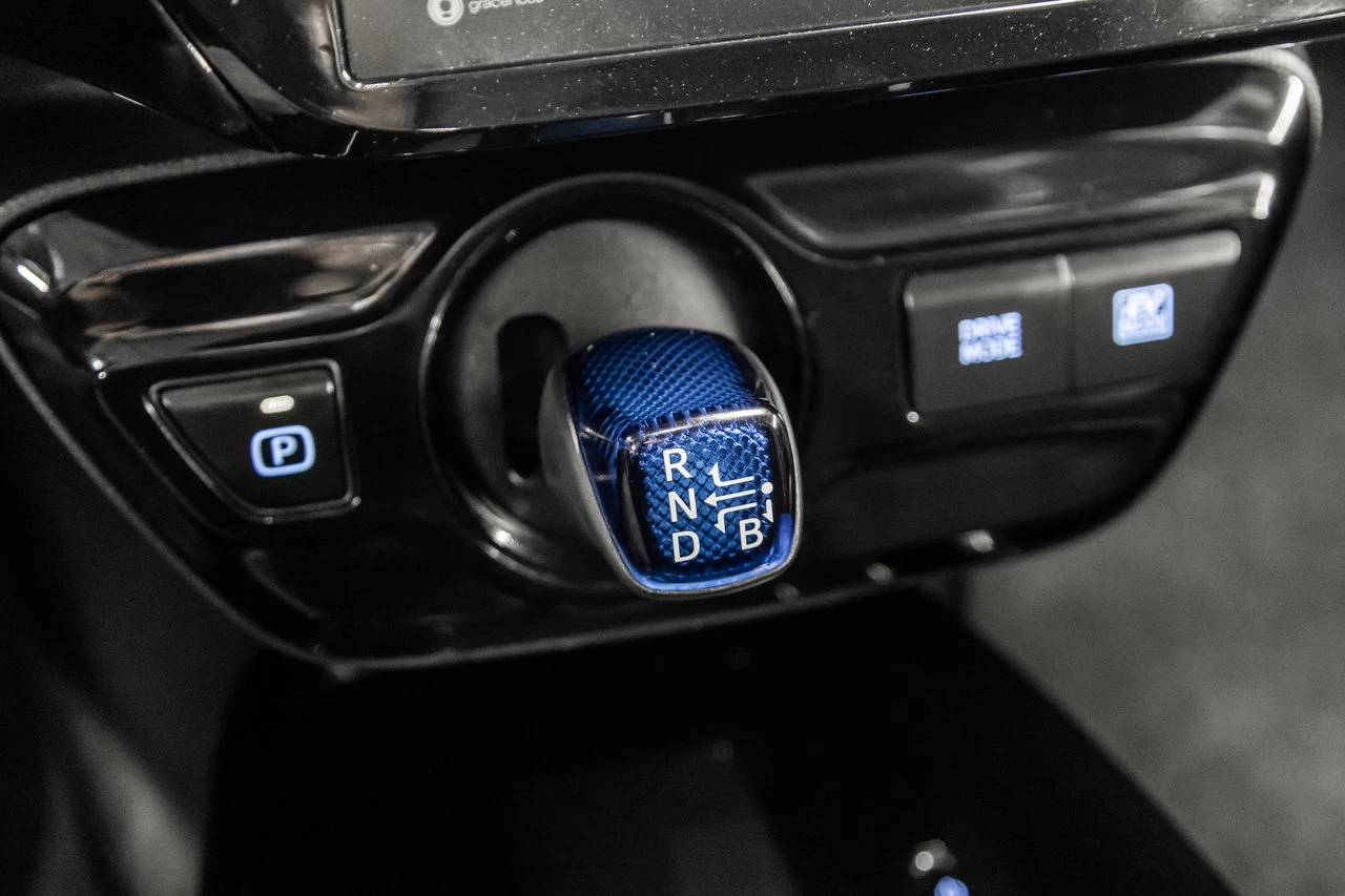 2019 Toyota Prius Tech. E-Awd Main Image