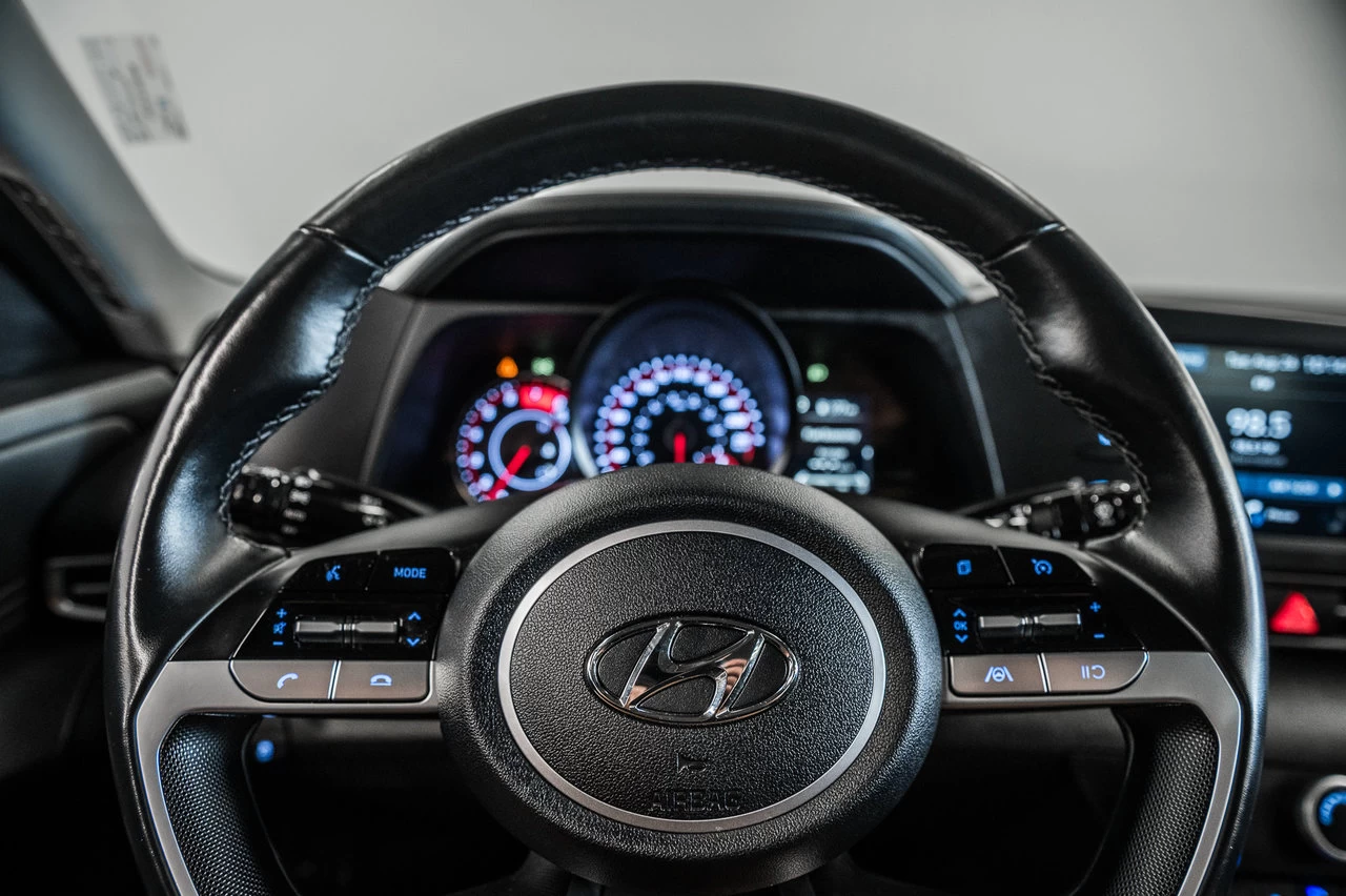 2021 Hyundai Elantra Preferred Main Image