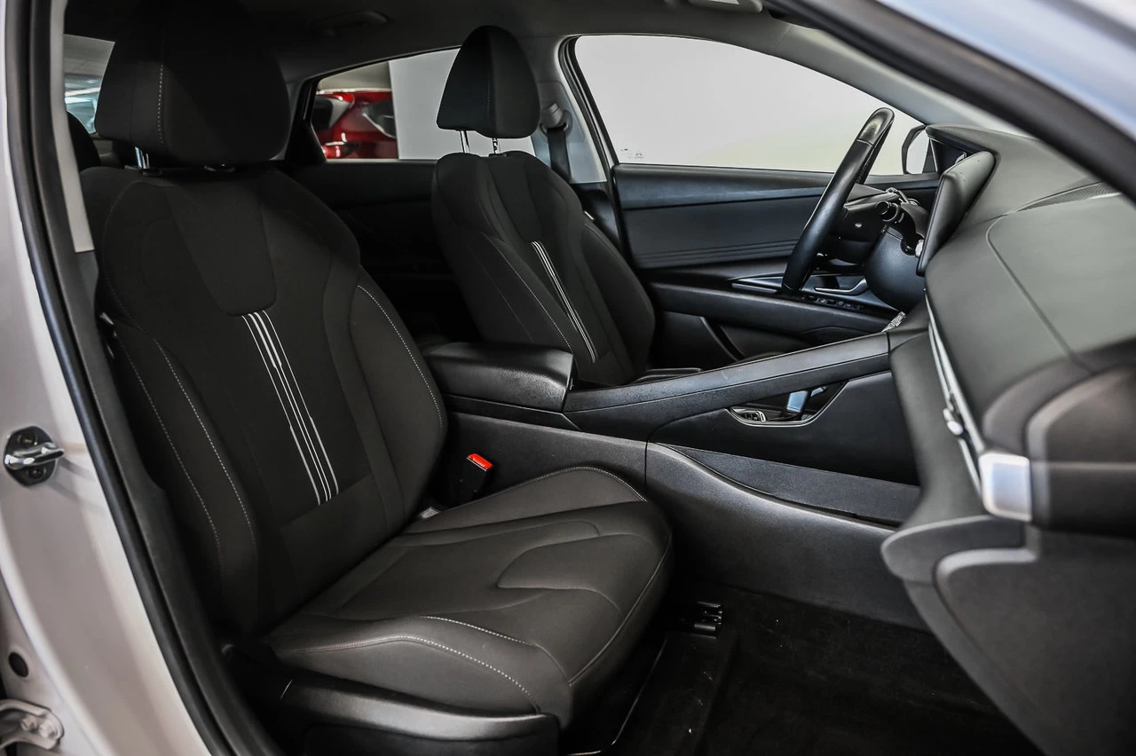 2022 Hyundai Elantra Preferred Image principale